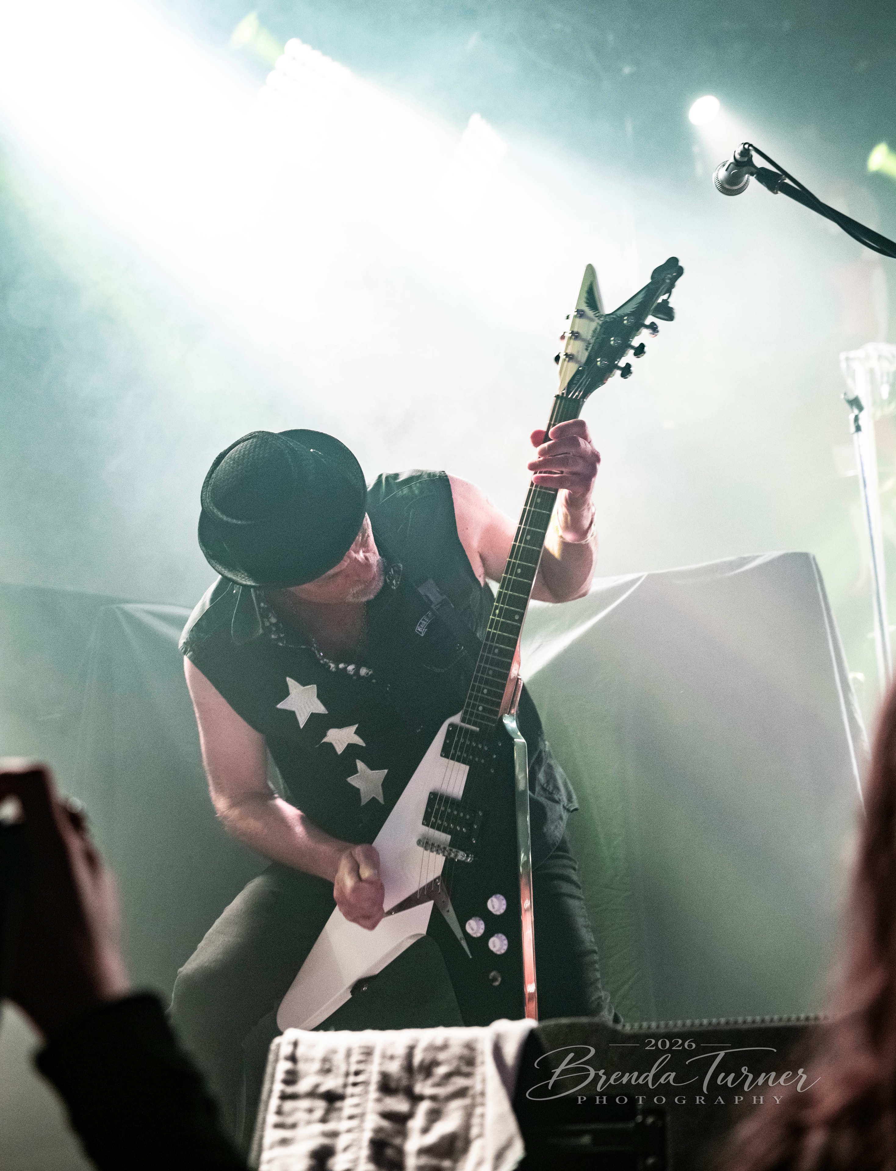 Mushroom Bruize live at Whisky a Go Go — guitarist